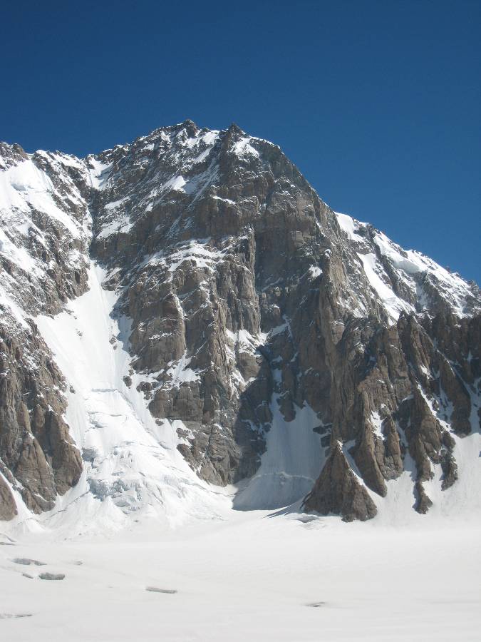 Première ascension du Saser Kangri II, 7513 m, second vierge au monde