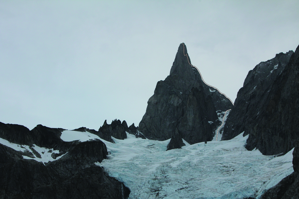 Première ascension du l’arête Est du « Burkett Needle » Alaska