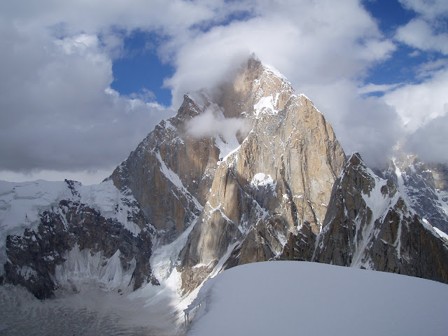 Expédition française au Latok (7150m)