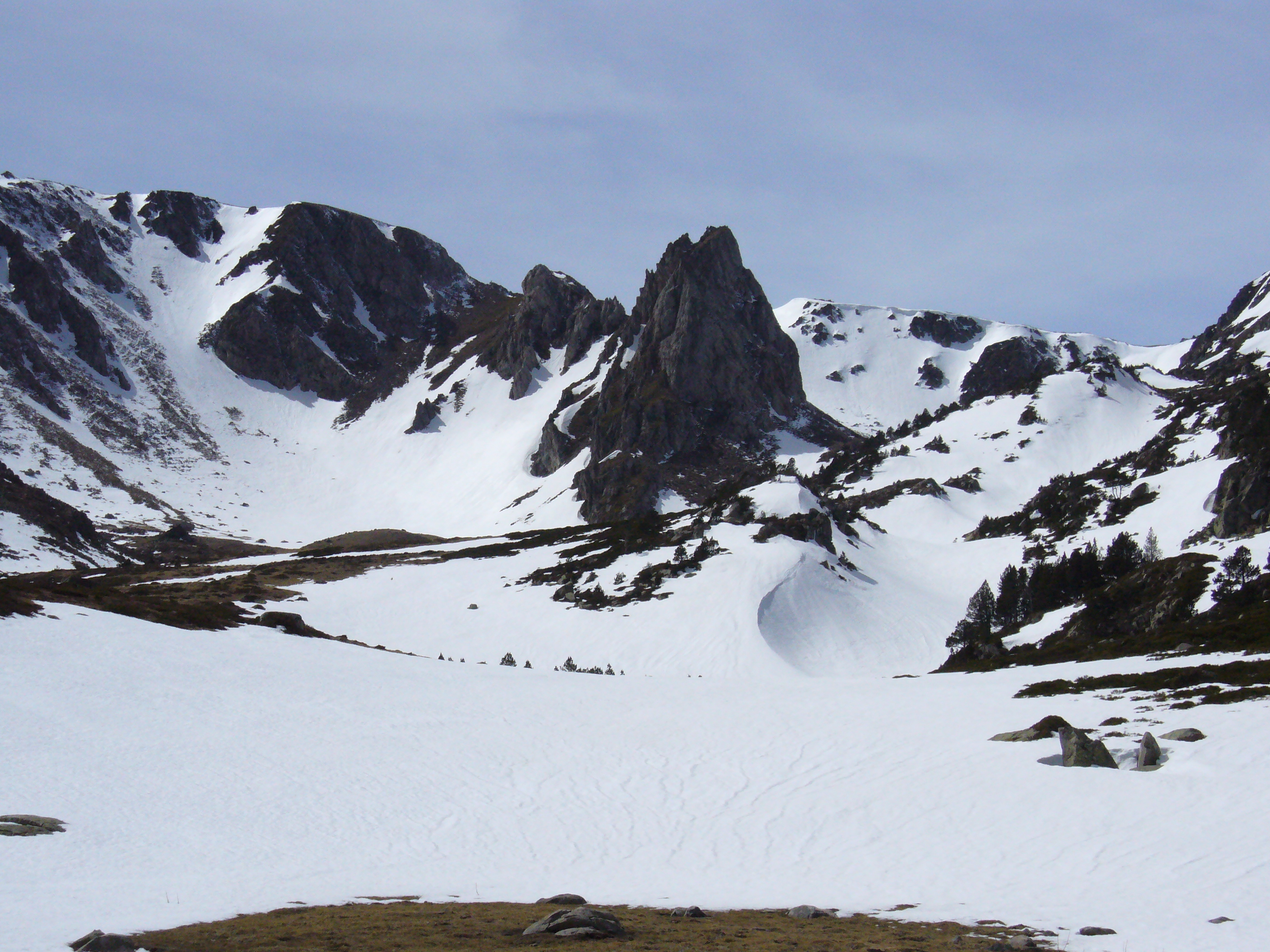 le massif du madres (2 469 m) : une montagne des Pyrénées interdite aux randonneurs et alpinistes