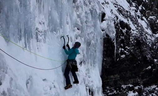 cascade de glace au canada avec Matthias Scherer et Tanja