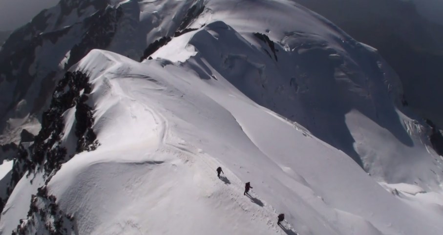 Vidéo scénique de l’ascension du Mont Blanc en parapente par Stéphane Boulenger