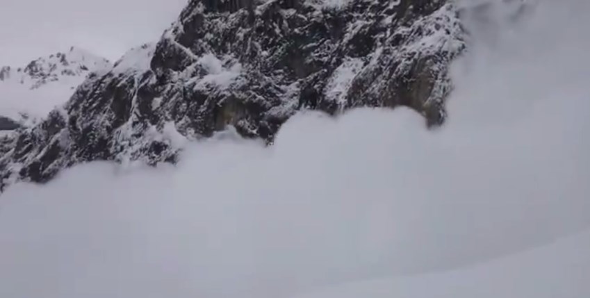 Avalanche à Gavarnie en vidéo