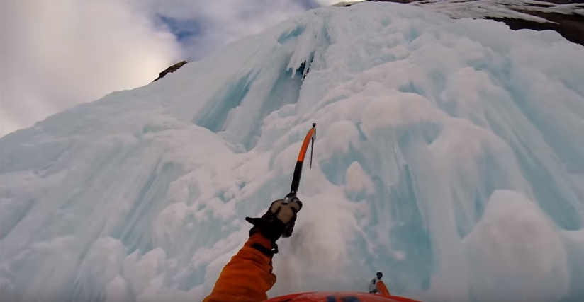 Curtain Call cascade de glace au Canada (IV  WI6 – Jasper National Park)