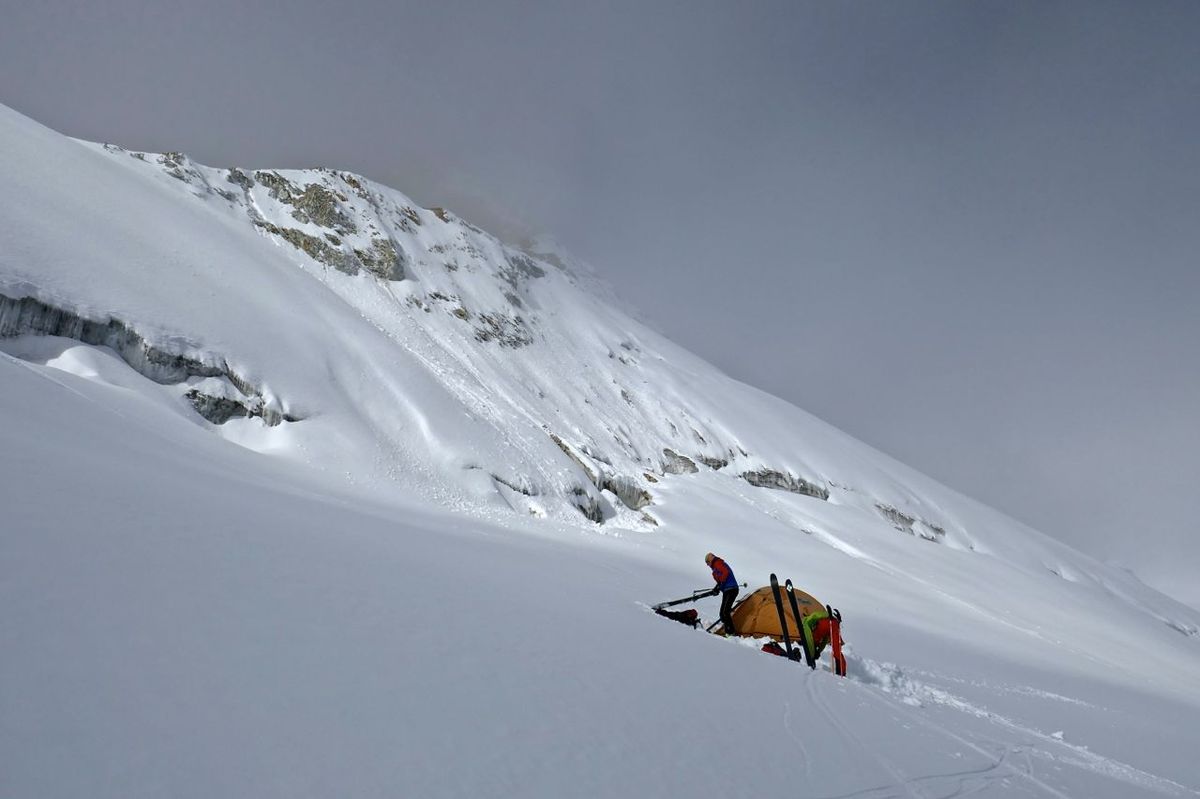 RETOUR DE VOYAGE EN ALTITUDE par Jean Annequin